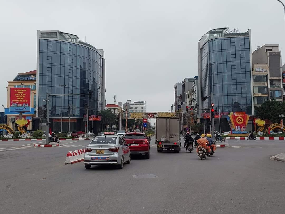 NHÀ 5 TẦNG CAO LỖ - THÍCH HỢP KINH DOANH